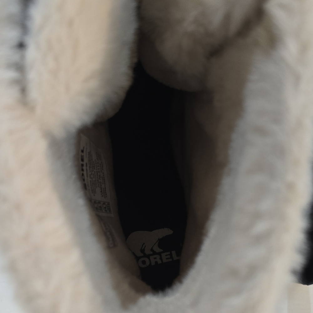 Sorel Black Boots with White Accents - Picture 3 of 4